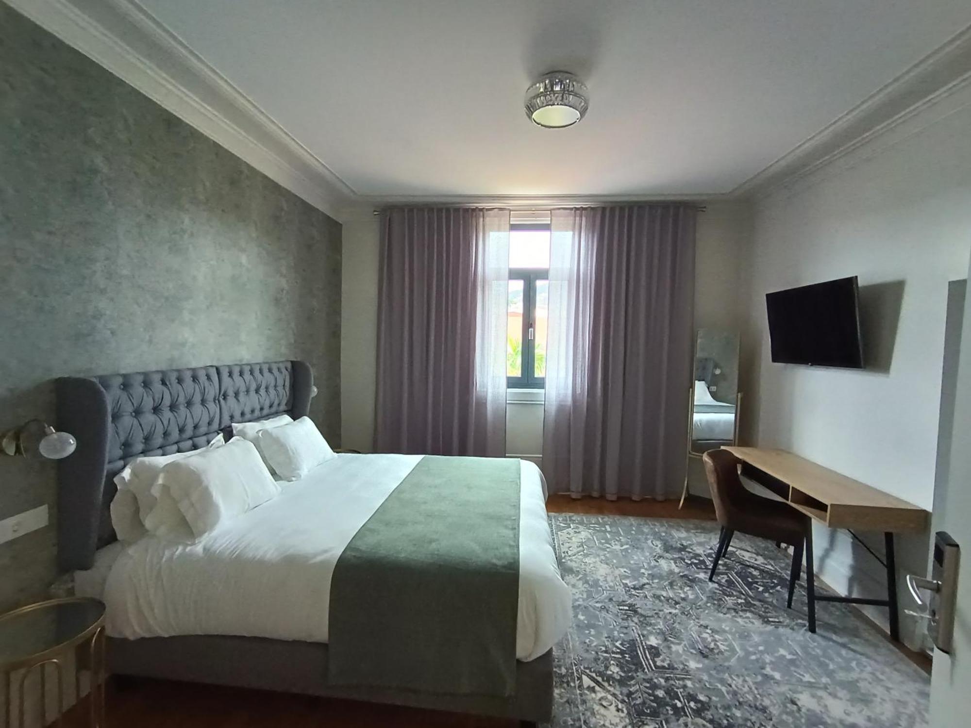 Hotel Quinta Dos Tojais à Castelbuono Extérieur photo