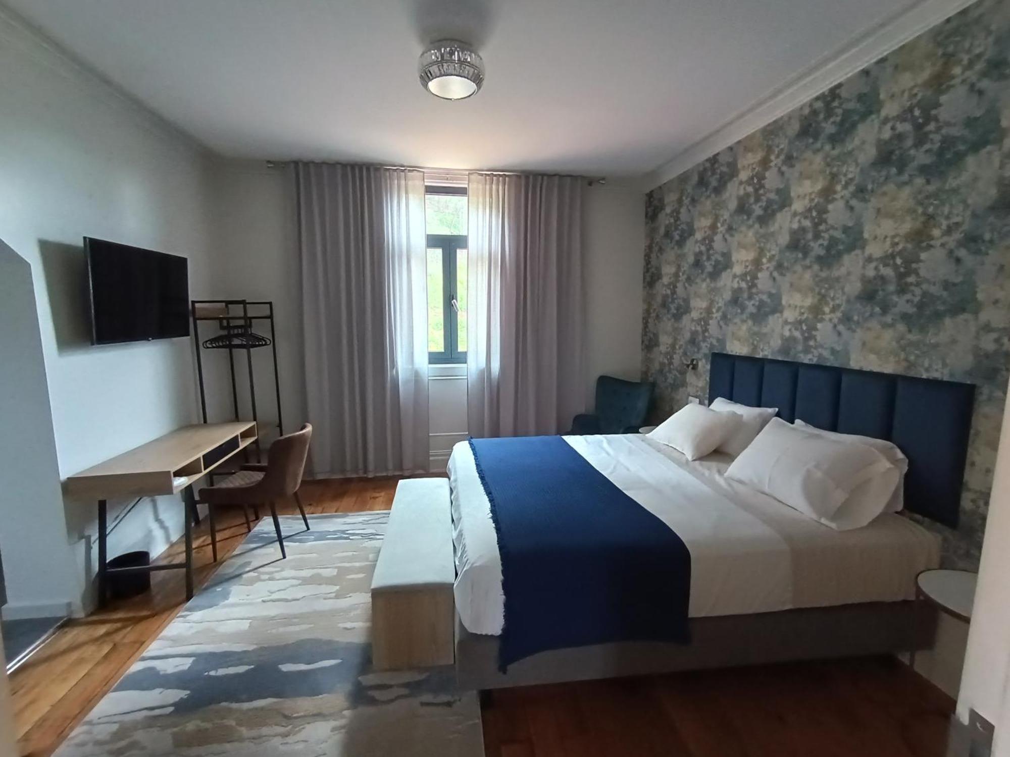 Hotel Quinta Dos Tojais à Castelbuono Extérieur photo